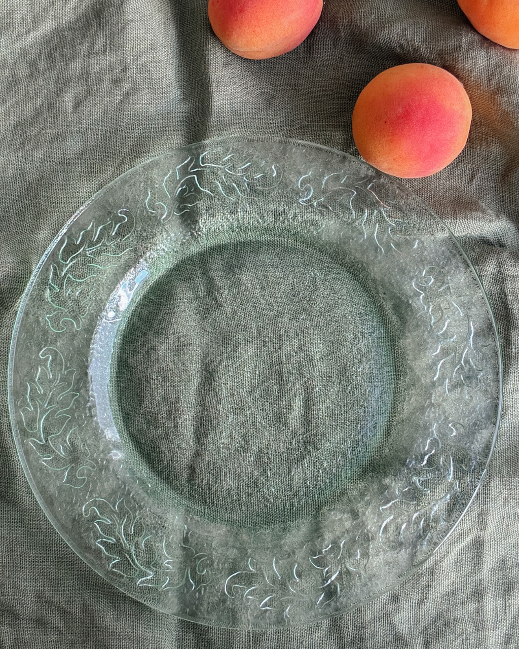 Small plate glass