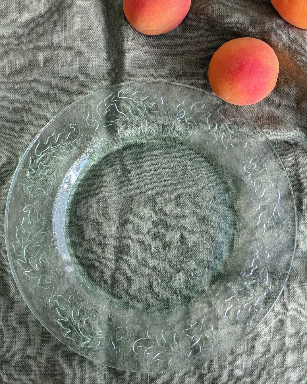 Small plate glass